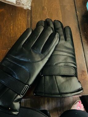 Men's Black Leather Like Winter Gloves - Classic Style